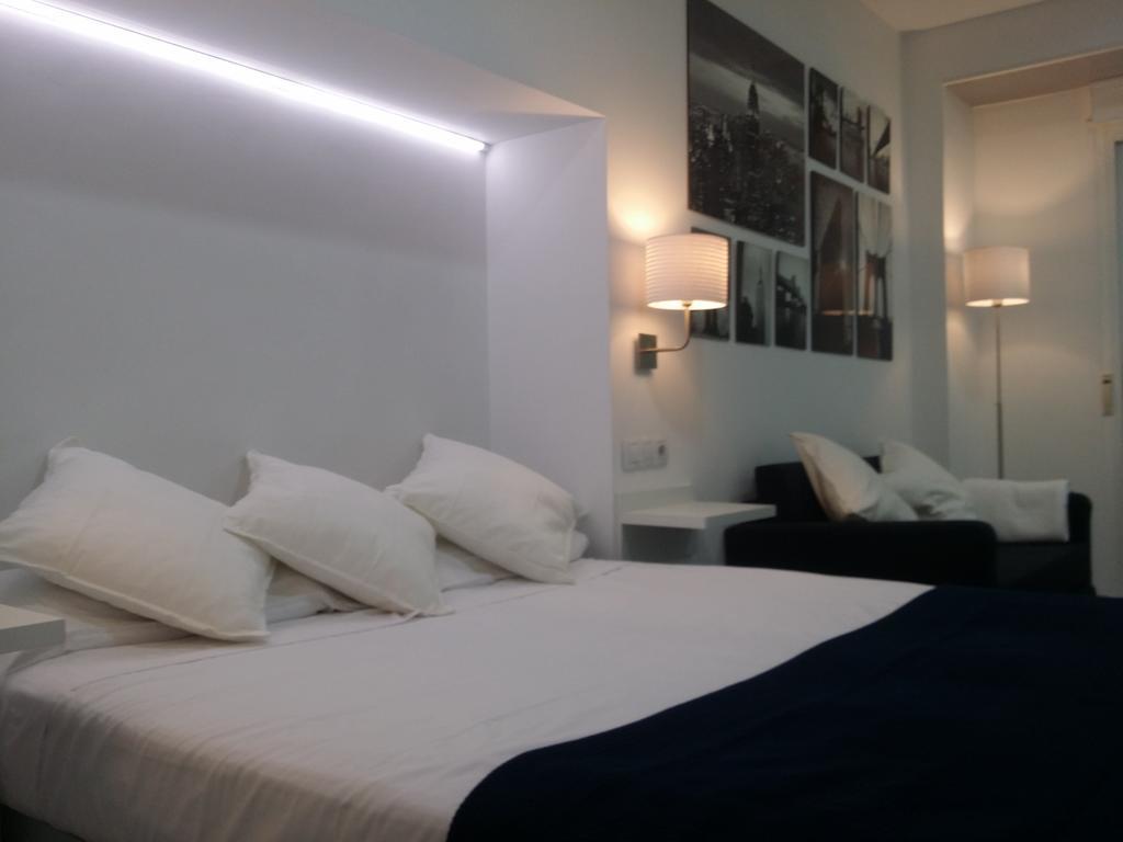 Suite International Alicante Buitenkant foto